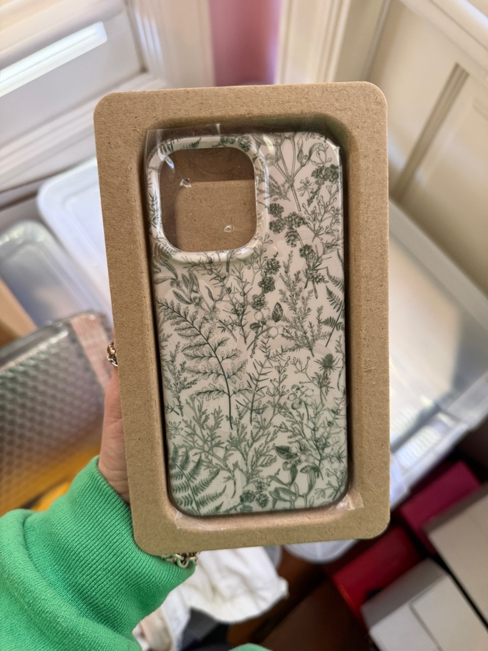 Brand New Casely Floral Green Print iphone 15 pro max Case